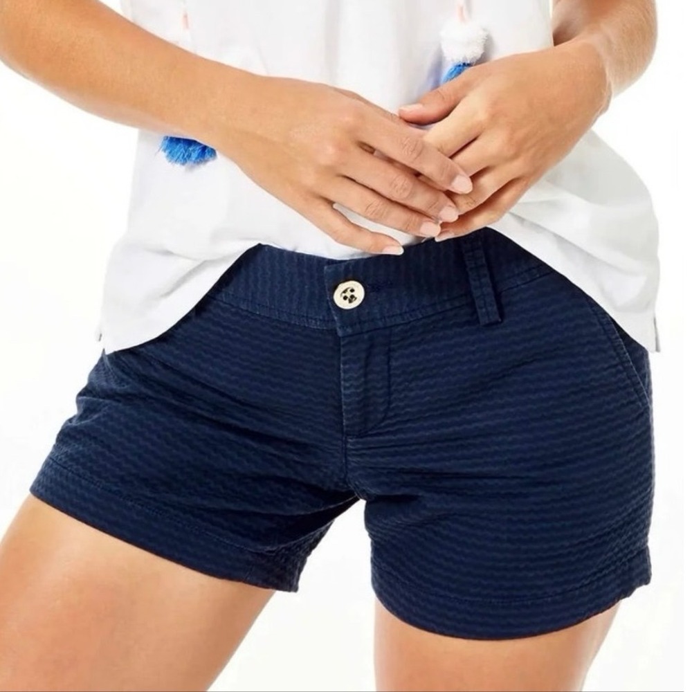 Lilly Pulitzer Callahan Shorts Navy Blue Seersucker Cotton Low Rise Size 2